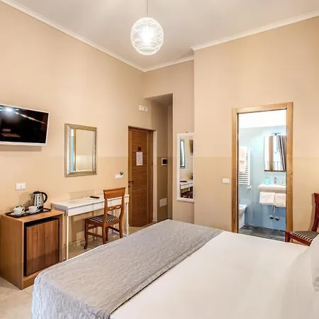La Residenza לינה וארוחת בוקר 4*